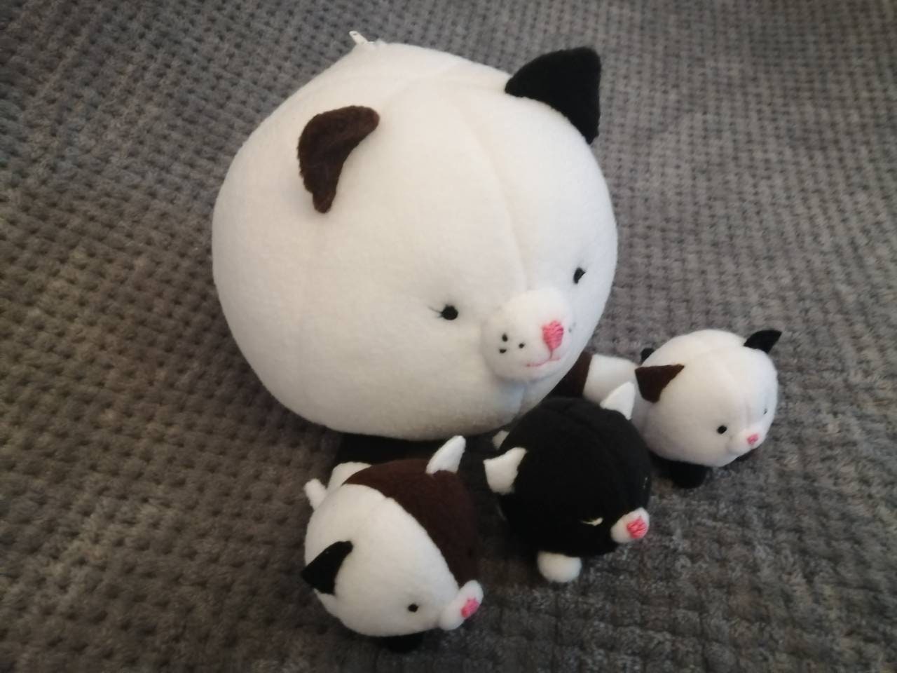 Cat with tree baby kittens, pregnant stuffed animal, soft toy