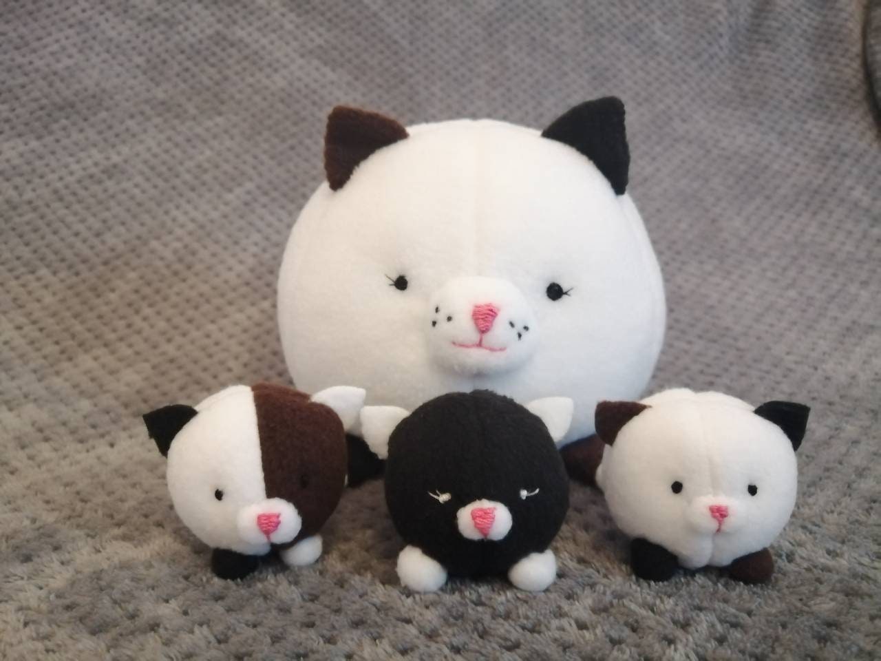 Cat with tree baby kittens, pregnant stuffed animal, soft toy